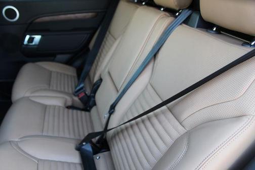 2026 Land Rover Discovery Dynamic SE AWD