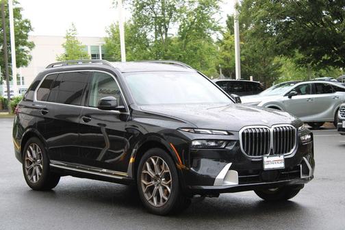 Black Sapphire Metallic 2023 BMW X7 xDrive40i
