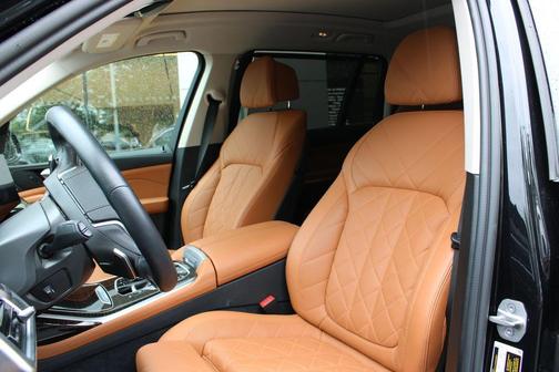 Black Sapphire Metallic 2023 BMW X7 xDrive40i