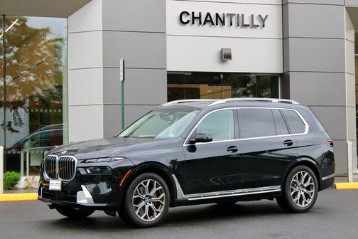 Black Sapphire Metallic 2023 BMW X7 xDrive40i