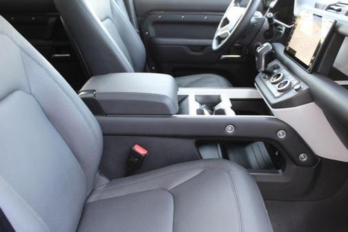 2025 Land Rover Defender 110 P300 S