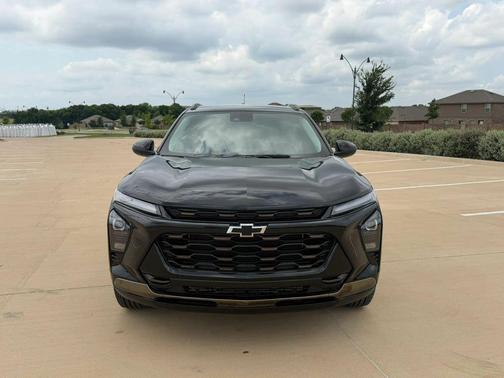 Mosaic Black Metallic 2026 Chevrolet Trax FWD ACTIV