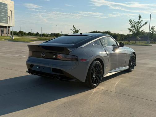 Boulder Gray Two-Tone/Super Black 2023 Nissan Z Performance Auto