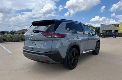 Gray 2021 Nissan Rogue SL