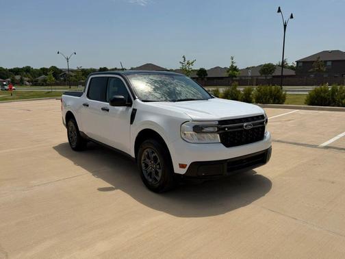 Oxford White 2024 Ford Maverick XLT