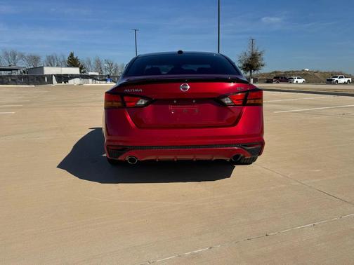 2020 Nissan Altima SR FWD