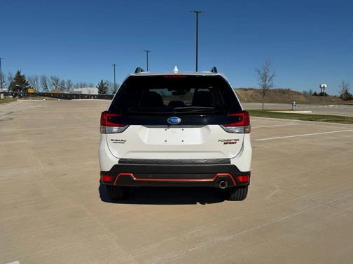 Crystal White Pearl 2019 Subaru Forester Sport