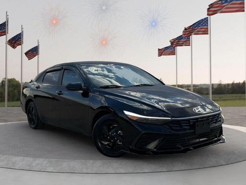 2024 Hyundai ELANTRA SE