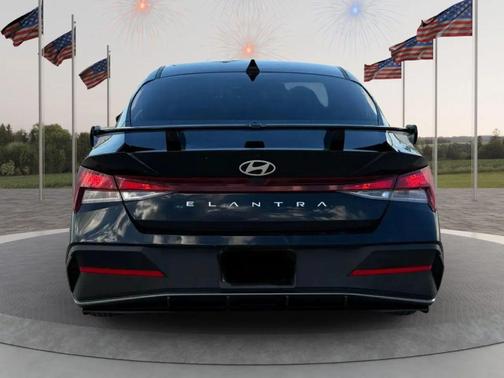 2024 Hyundai ELANTRA SE