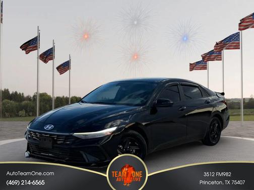 2024 Hyundai ELANTRA SE