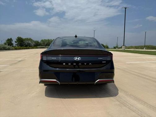 2024 Hyundai SONATA Hybrid SE