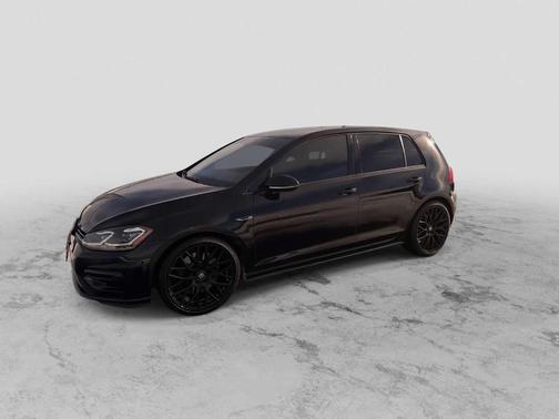 2018 Volkswagen Golf R 2.0T w/DCC & Navigation