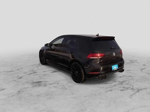 2018 Volkswagen Golf R 2.0T w/DCC & Navigation