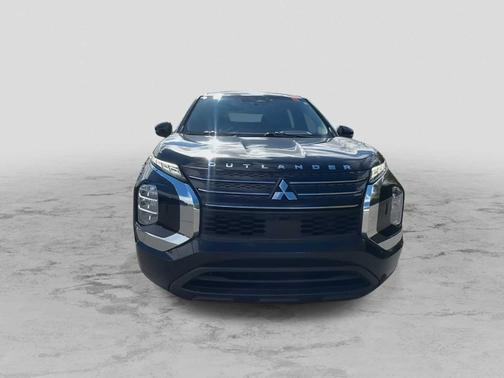 2022 Mitsubishi Outlander ES