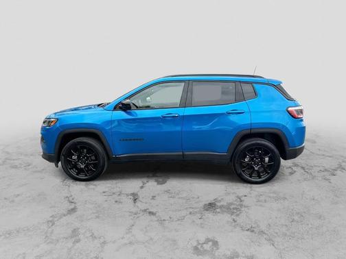 Hydro Blue Pearlcoat 2026 Jeep Compass Latitude