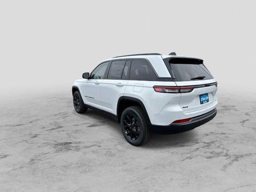 2026 Jeep Grand Cherokee Laredo