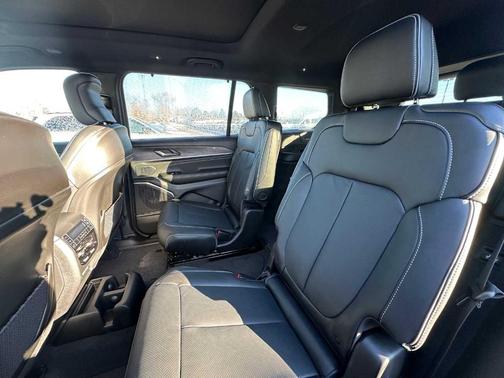 2025 Jeep Grand Cherokee L Overland