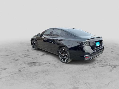 Black 2024 Nissan Altima 2.5 SR
