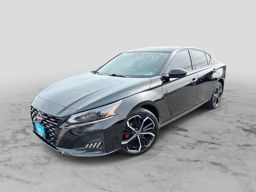 Black 2024 Nissan Altima 2.5 SR