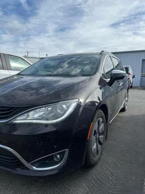 2018 Chrysler Pacifica Hybrid Limited