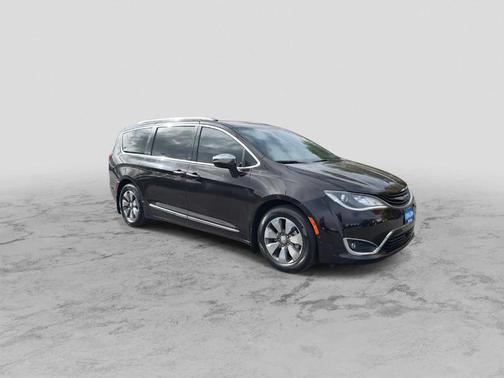 2018 Chrysler Pacifica Hybrid Limited