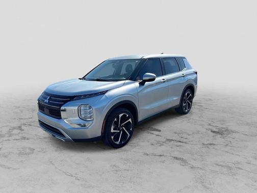 Alloy Silver Metallic 2022 Mitsubishi Outlander SE