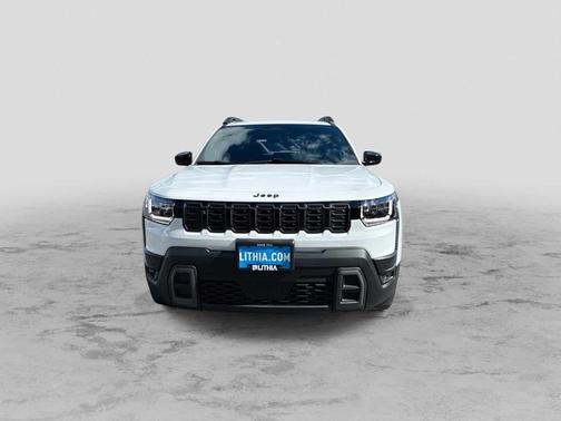 Bright White Clearcoat 2026 Jeep Cherokee LAREDO/LIMITED