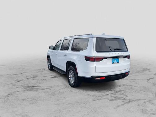 2023 Jeep Wagoneer Base