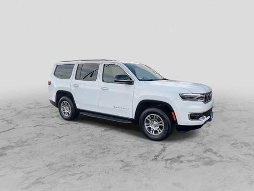 2023 Jeep Wagoneer Base