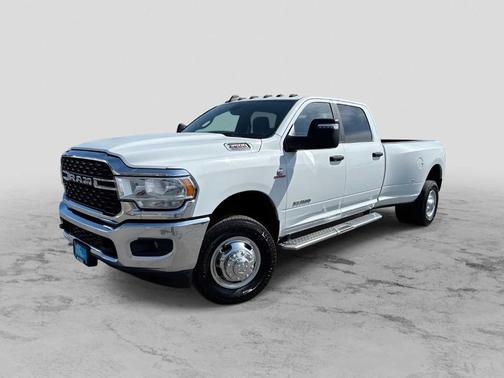 Bright White Clearcoat 2023 RAM 3500 Big Horn