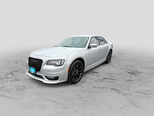 2022 Chrysler 300 Touring L