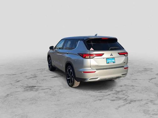 2023 Mitsubishi Outlander SE Special Edition