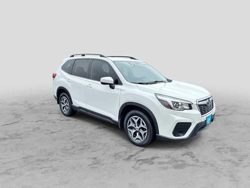 Crystal White Pearl 2020 Subaru Forester Premium