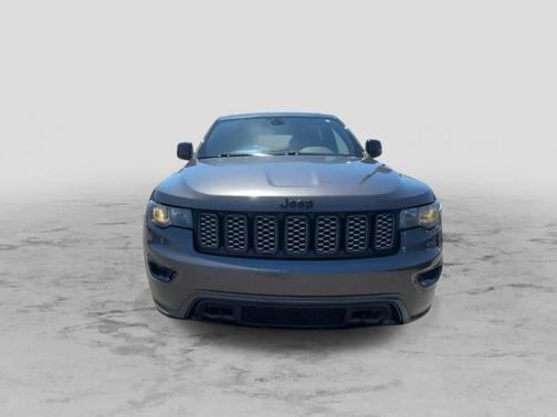 2022 Jeep Grand Cherokee Laredo