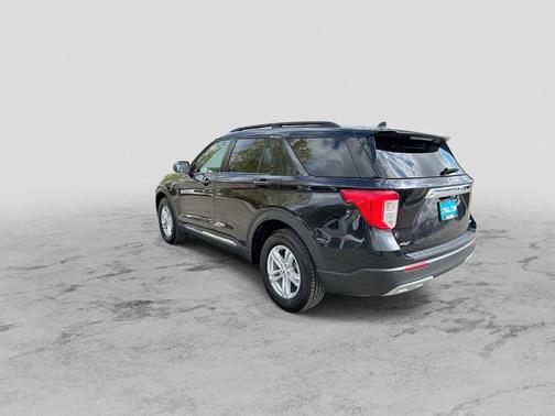 Agate Black 2024 Ford Explorer XLT