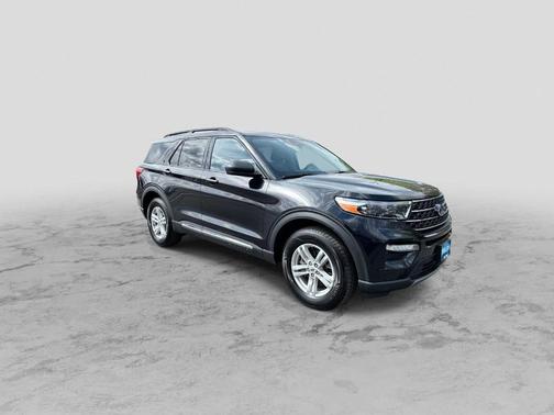 Agate Black 2024 Ford Explorer XLT