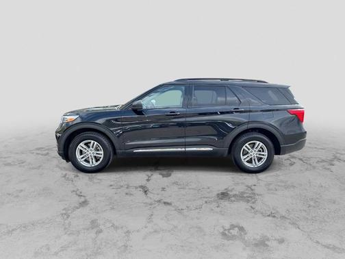 Agate Black 2024 Ford Explorer XLT