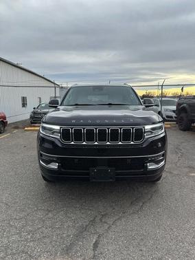 2023 Jeep Wagoneer Base