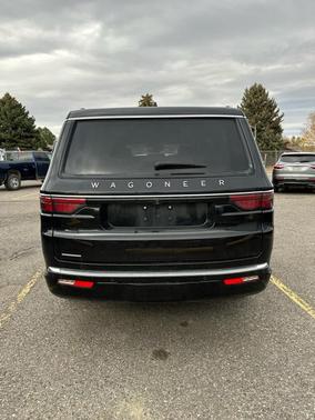 2023 Jeep Wagoneer Base