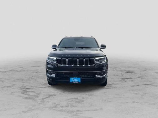 2023 Jeep Wagoneer Base