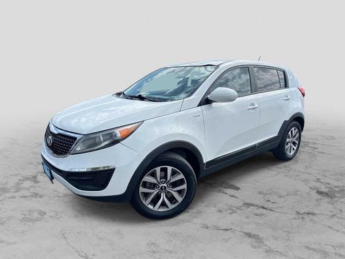 Clear White 2015 Kia Sportage LX