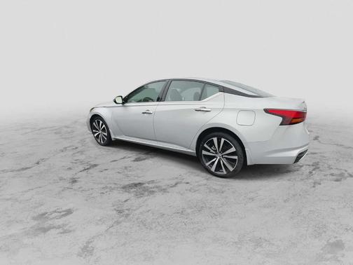 2022 Nissan Altima 2.5 Platinum