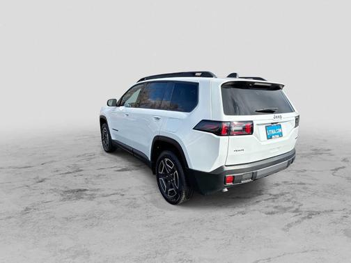 Bright White Clearcoat 2026 Jeep Cherokee LAREDO/LIMITED