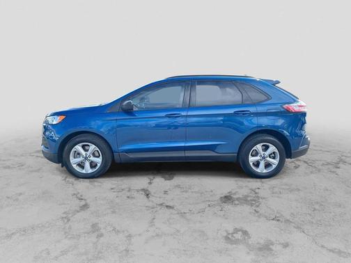 Atlas Blue Metallic 2022 Ford Edge SE