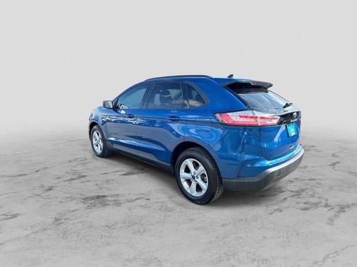 Atlas Blue Metallic 2022 Ford Edge SE