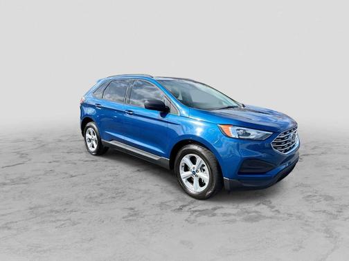 Atlas Blue Metallic 2022 Ford Edge SE