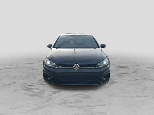 2019 Volkswagen Golf R 2.0T w/DCC & Navigation