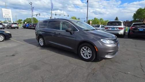 2023 Chrysler Voyager LX