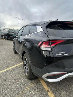 2025 Kia Sportage EX