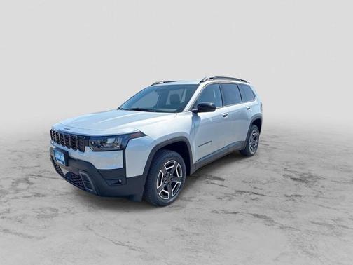 Silver Zynith Clearcoat 2026 Jeep Cherokee LAREDO/LIMITED